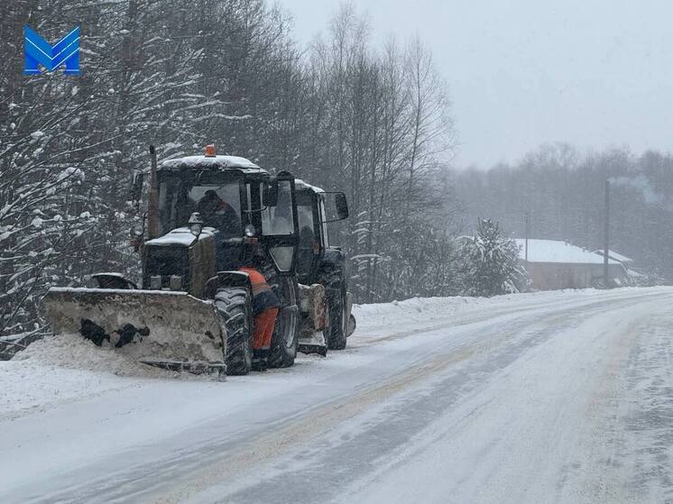 В Калужской области без устали чистят дороги