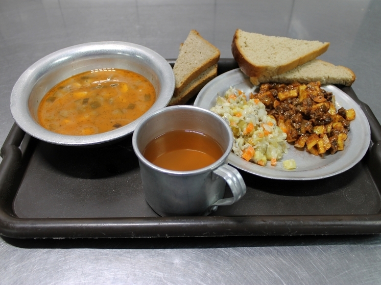 Стало известно праздничное меню для осужденных в колониях Карелии