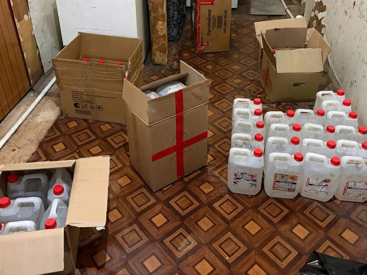 В Южно-Сахалинске полиция пресекла нелегальную торговлю 90 л спирта