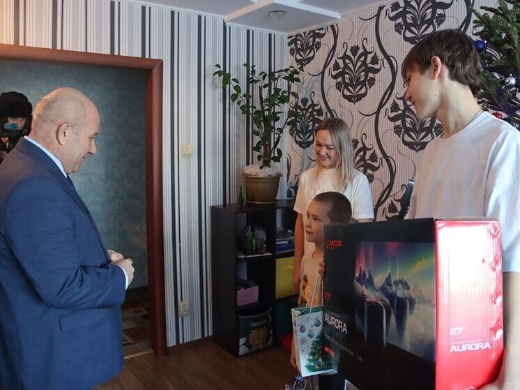 Сергей Кравчук подарил детям Хабаровска веру в новогоднее волшебство