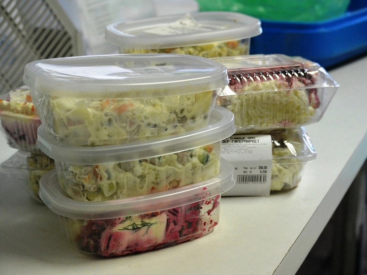 К 3 января новогодние салаты могут быть опасны для ивановцев