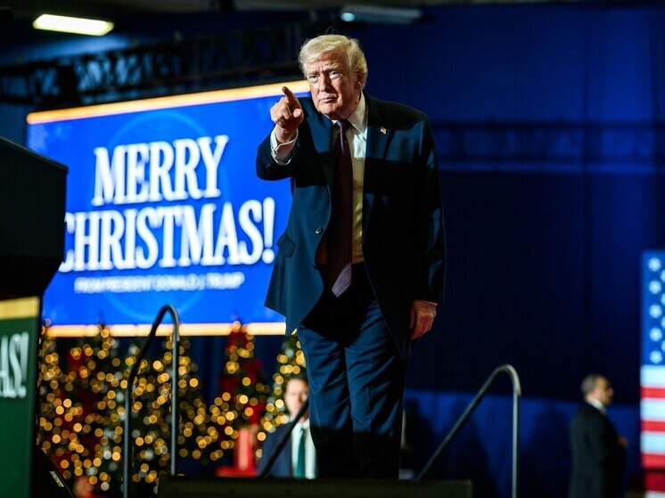 Трамп высмеял губернатора Иллинойса за преступность в Чикаго