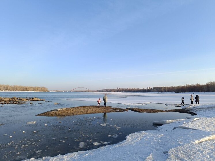 Омским родителям напомнили о рисках выхода детей на лёд