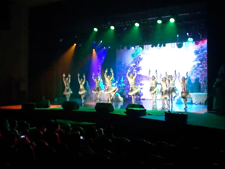 В Мирном прошел бесплатный предпоказ спектакля по мотивам сказаний северных народов