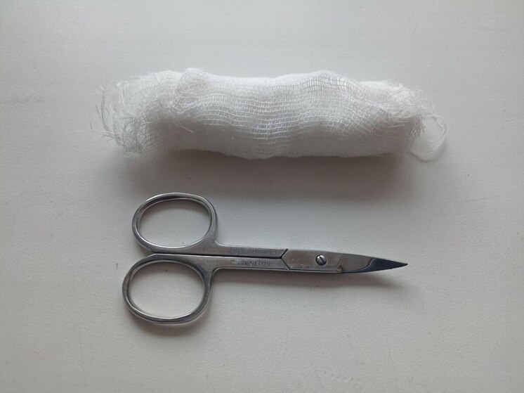 Чаще всего в предновогодние дни и январские праздники жители Калининграда обращаются в больницу из-за ушибов и растяжений, в меньшей степени переломов