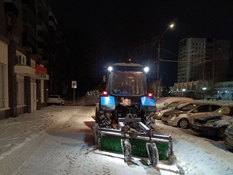 В Курске задействовали более 70 единиц техники для уборки снега