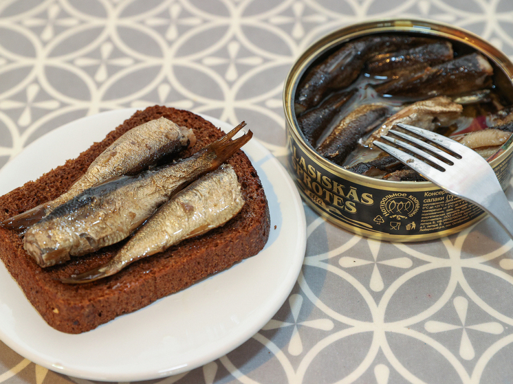 Новый год со вкусом дефицита: москвичи вспомнили, какой ценой собирался праздничный стол полвека назад