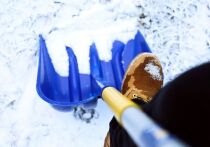 Работа на даче зимой требует серьезного подхода к безопасности