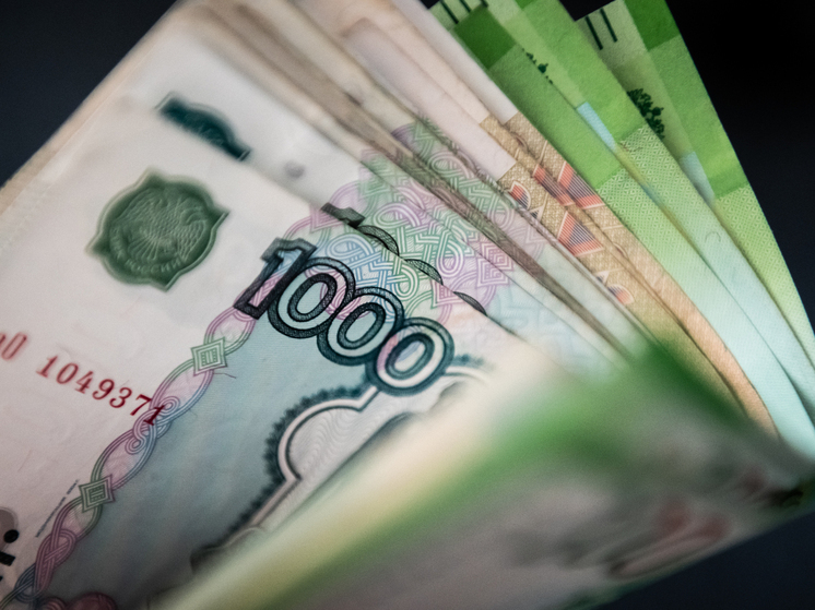 Женщины в России продолжают всё чаще оплачивать счёта в ресторанах