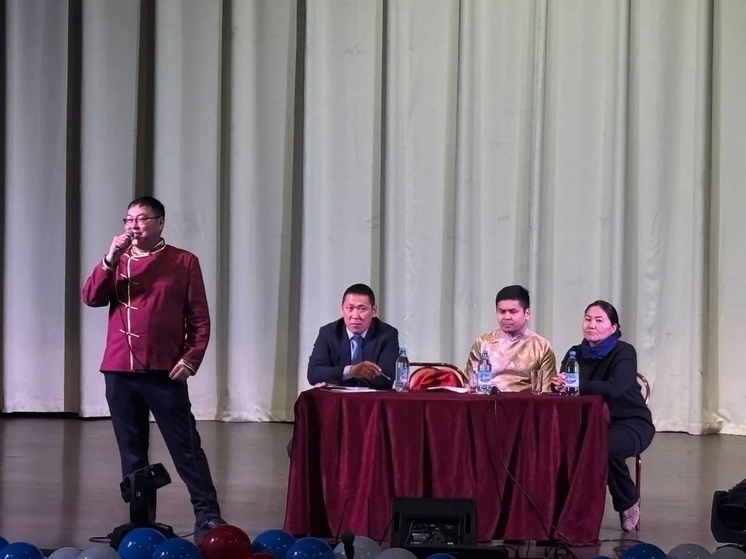 Ученые  провели провели лекцию жителям Барун-Хемчикского района   о роли освободительных движений в Туве