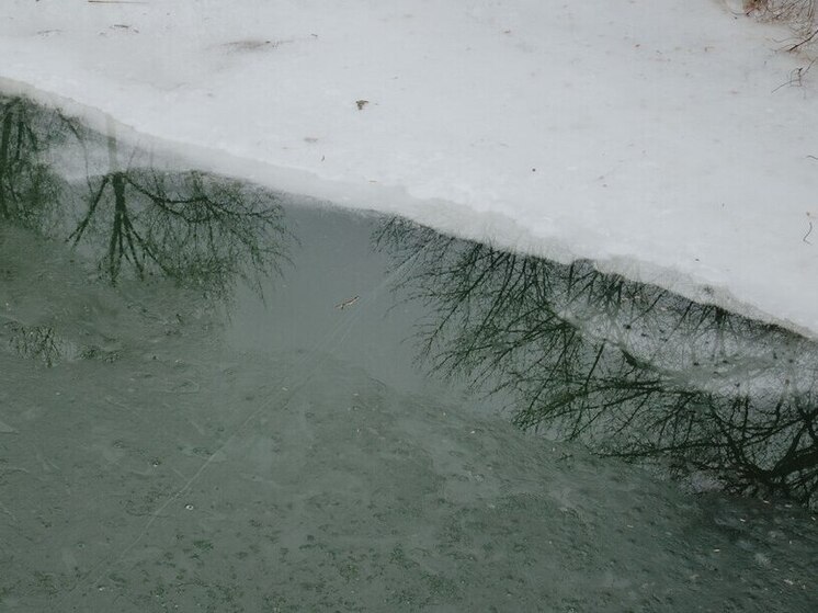 Пензенцам рассказали, как вести себя на замерзших водоемах