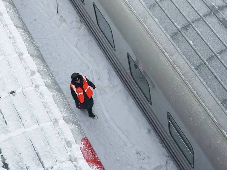 РЖД ищут дежурного по станции в Ноябрьске с зарплатой 180 тысяч рублей