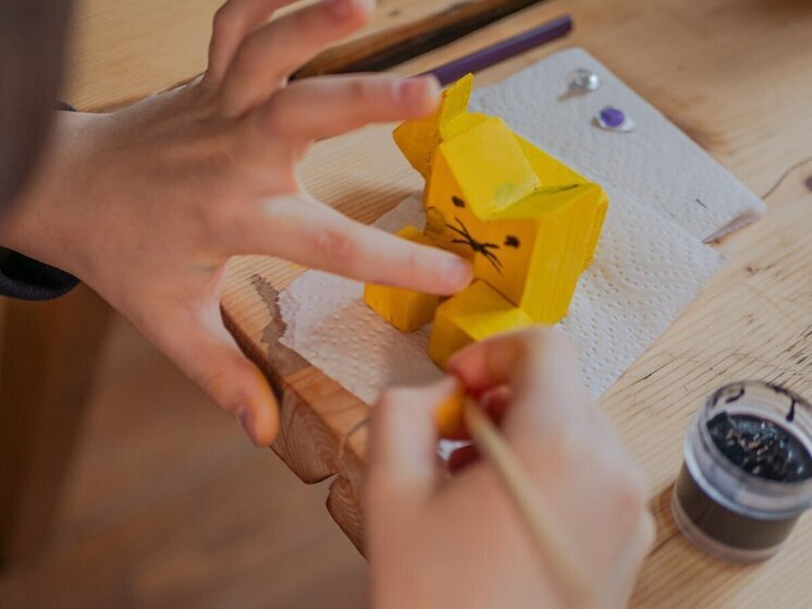 Житель Самары Иван Балабай открыл детскую столярную мастерскую по соцконтракту