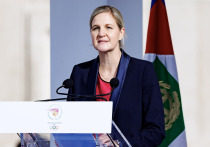 Уже в феврале будет открыта зимняя Олимпиада в Италии. На этот раз она официально принадлежит не одному городу, а двум. Игры-2026 так и называются – Милан и Кортина-д’Ампеццо. Это будут первые Олимпийские игры, проводимые Международным олимпийским комитетом (МОК) во главе с Кирсти Ковентри, которая была избрана руководителем летом 2025 года. Её первое интервью в нынешнем году было дано итальянской газете Corriere della Sera. 