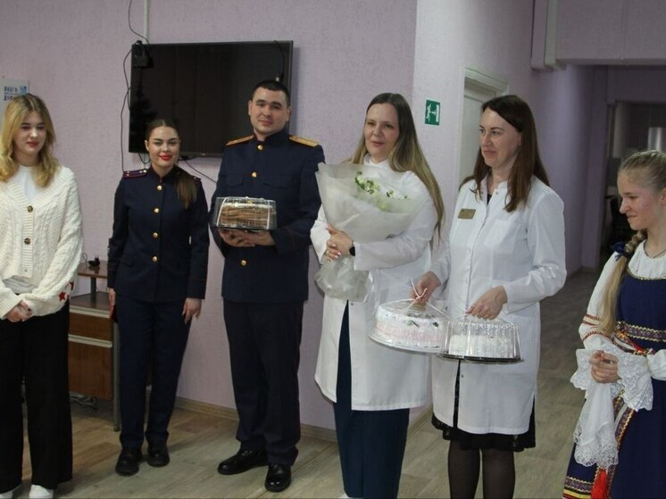 Сотрудники СК поздравили пациентов и коллектив госпиталя для ветеранов в Рязани