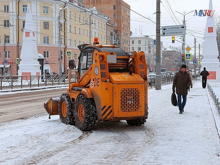 Из Калуги вывезли 526 кубометров снега