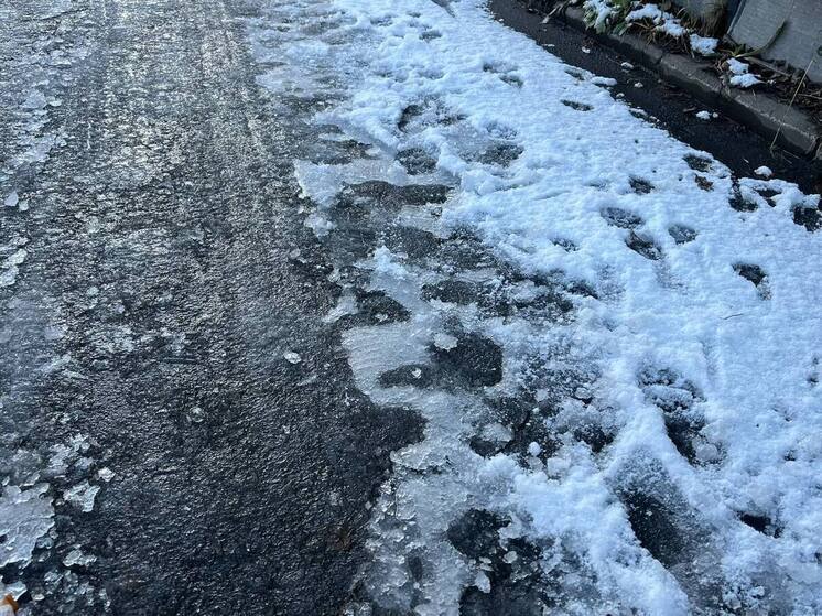 Калининградским водителям напомнили, как вернуть контроль над автомобилем на льду