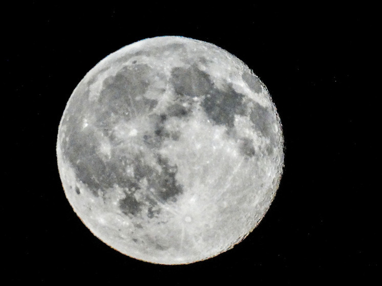 Жители Тверской области смогут наблюдать “исключительно красивое” полнолуние