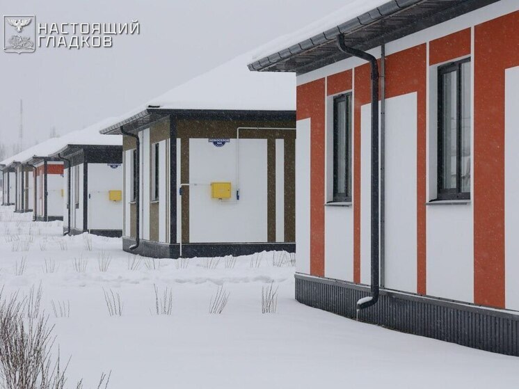 Гладков передал ключи от нового жилья молодым людям из Белгородского округа