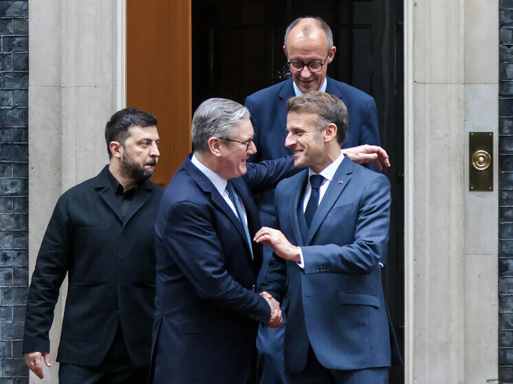 Зеленский: Украина ожидает военного присутствия Британии и Франции