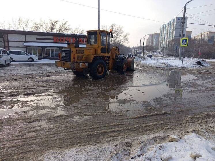 Потоп на Потоке: в Барнауле устраняют крупную коммунальную аварию