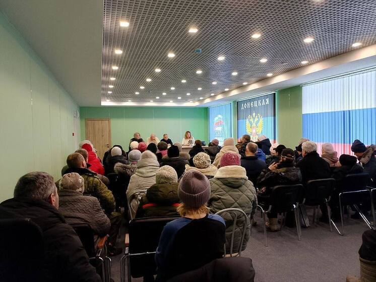 Жители Авдеевки обсудили важные вопросы с властями Ясиноватского округа