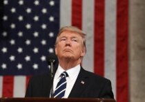 В субботу США напали на Венесуэлу и захватили в плен ее давнего президента Николаса Мадуро, а Дональд Трамп пообещал временно поставить страну под американский контроль -- несмотря на то, что венесуэльские официальные лица заявили о неповиновении интервентам