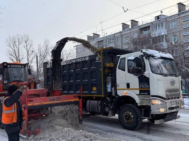 780 тонн снега убрали за сутки в Иркутске