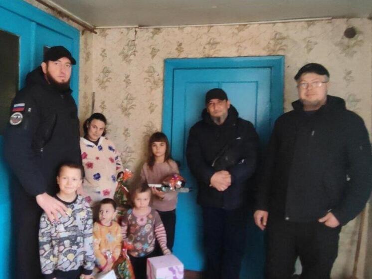 Новогодние мечты многодетной семьи из села Красное исполнила бригада из Кабардино-Балкарии