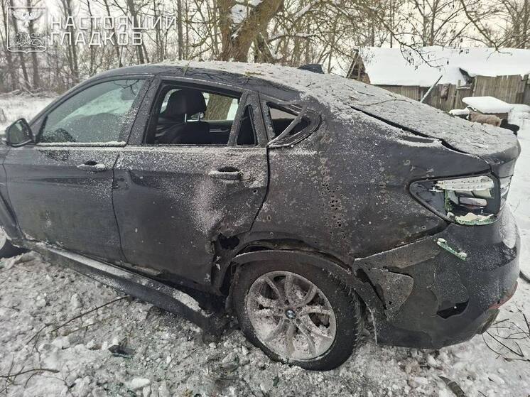 В Октябрьском дрон атаковал авто с семьей: один человек погиб, двое ранены