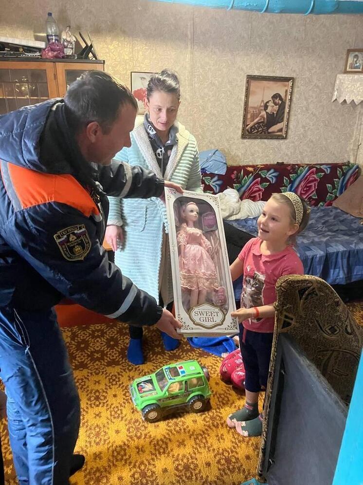 Аварийная бригада из Пензы продолжает исполнять мечты детей Пологовского округа