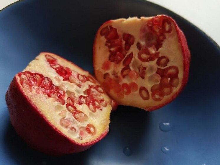 Новгородцам рассказали, что гранаты и яблоки помогут работе сердца