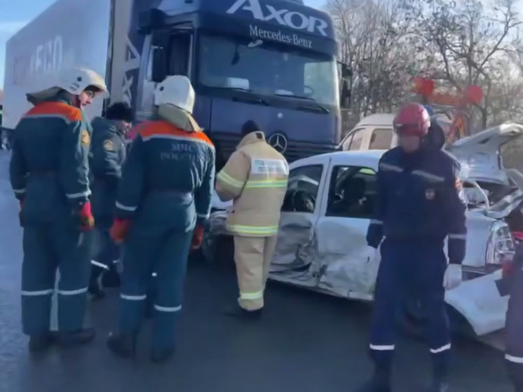 Четыре человека погибли в массовом ДТП на трассе М-4 под Ростовом