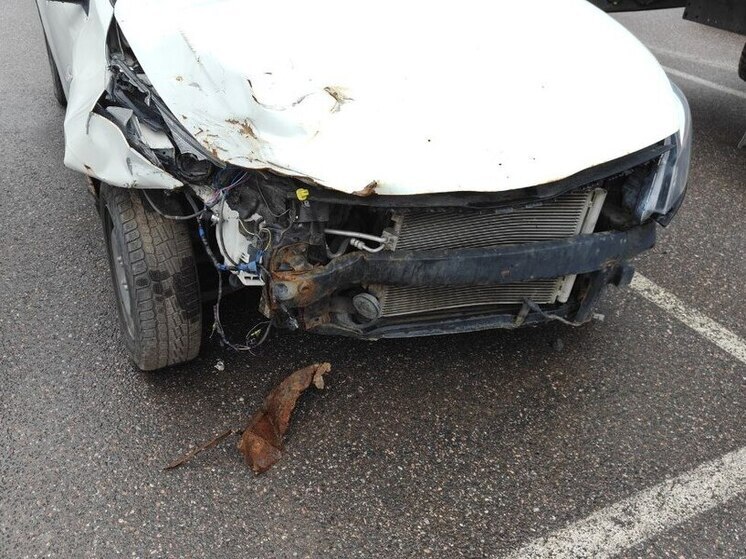 Перевернутый Volvo стал достопримечательностью Североморска