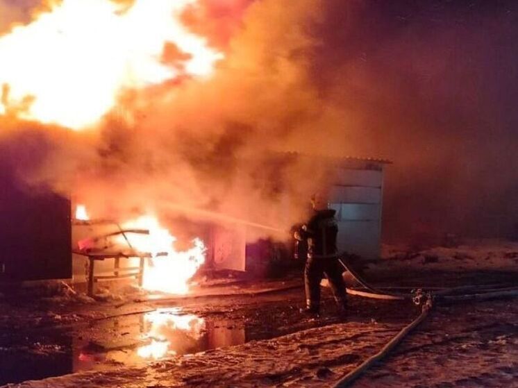 Пожар повредил крышу мастерской и столовой в Ивнянском округе