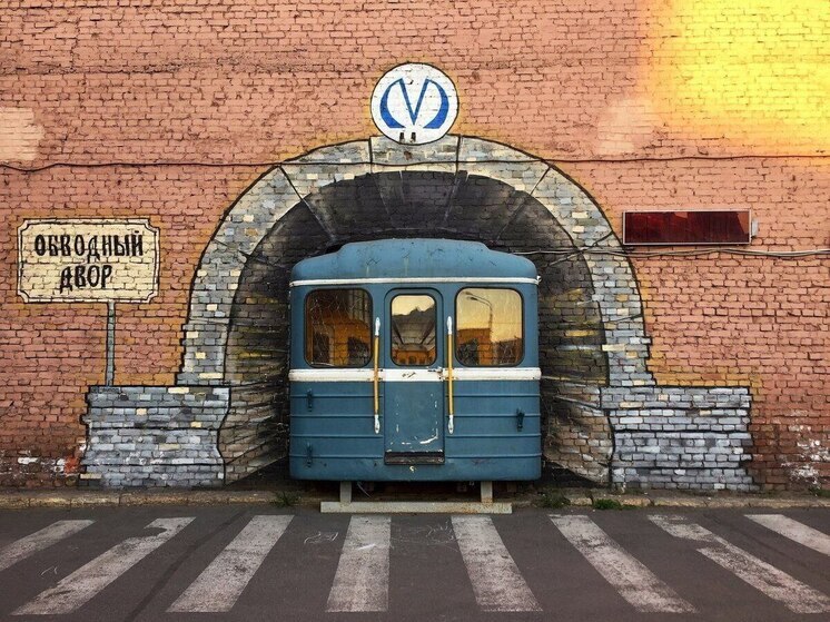 Петербуржцам напомнили о существовании «Бутафорного метро»