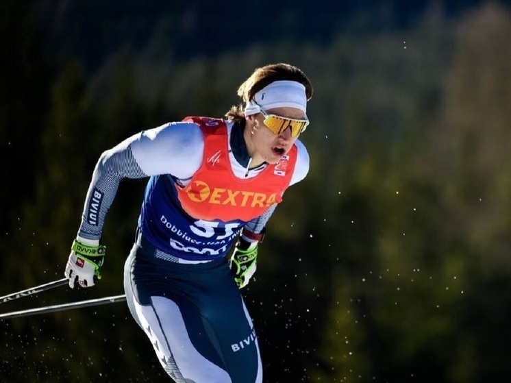 4 января 2026 года в Валь-ди-Фьемме (Италия) завершился 20-й «Тур де Ски». Савелий Коростелев занял четвёртое место в финальной горной гонке на 10 км свободным стилем, уступив бронзу норвежцу Эмилю Иверсену. В общем зачёте многодневки он — восьмой. Йоханнес Клебо в пятый раз выиграл «Тур де Ски», став рекордсменом по числу побед. Коростелев и Дарья Непряева — пока единственные россияне, допущенные к международным стартам под нейтральным статусом.