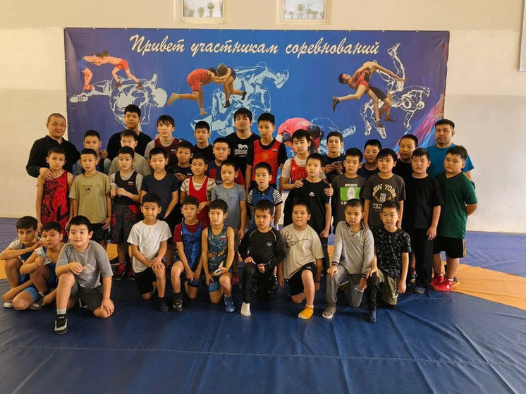 В муниципалитете Калмыкии отметили юных спортсменов