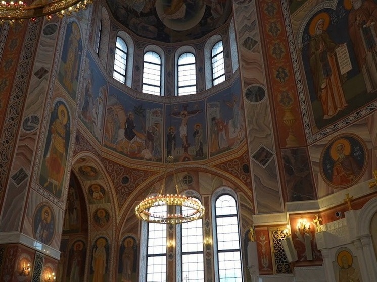 Согласно Ветхому Завету, работа в субботу была строго запрещена, по Новому Завету святость дня не отменяет повседневных человеческих нужд