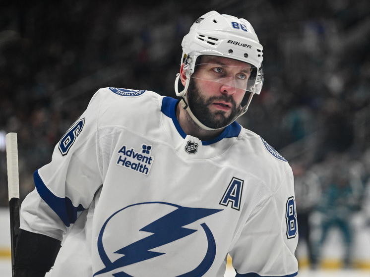 В прошедший игровой день в Национальной хоккейной лиге вновь наиярчайшим образом напомнил о себе российский нападающий клуба «Тампа-Бэй Лайтнинг» Никита Кучеров