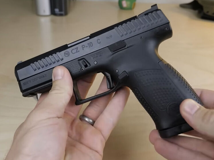 "Страна": в киевской квартире Миндича обнаружили целый арсенал оружия