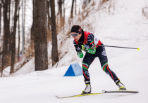 Российская лыжница Дарья Непряева пусть и не заняла призового места на последнем этапе «Тур де Ски», но всё равно может ощущать себя одним из главных триумфаторов этой гонки. В то же время, в общем зачёте «Тур де Ски» россиянин Савелий Коростелёв обошёл самого Йоханнеса Клебо из Норвегии.  Таким образом, по ситуации с лыжными гонками в стране можно говорить, что пациент скорее жив, чем мертв.