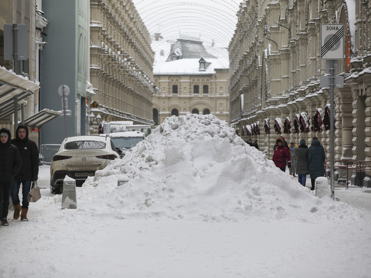 Сугробы в Москве вырастут еще на 5 см в ближайшие дни