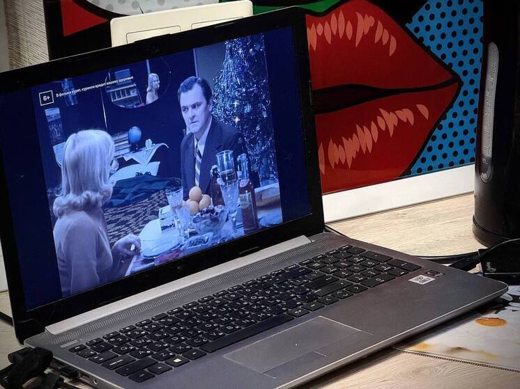 Новогодние хиты могут не только создавать праздничное настроение, но и служить ориентиром для тех, кто планирует карьерные изменения в наступающем году.