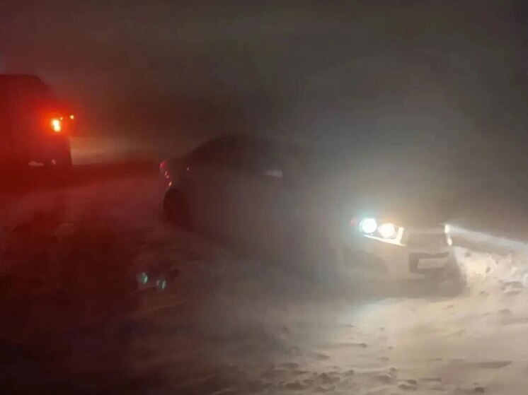 В Башкирии помогли машинам, застрявшим в снегу