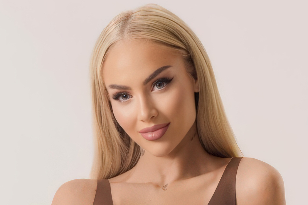 Бикини и футбольный мяч: самая популярная футболистка планеты показала яркие отпускные фото