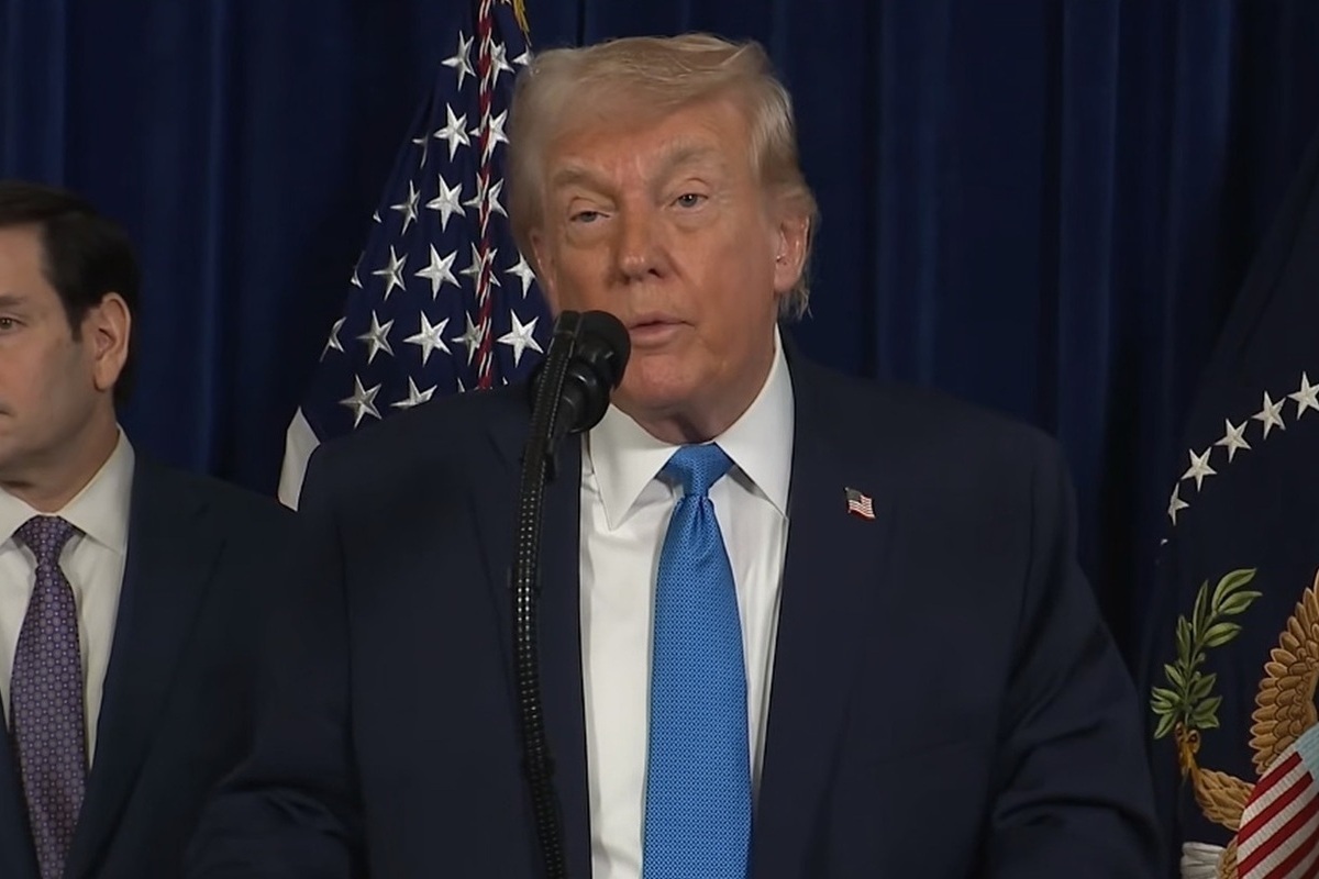 Трамп считает, что власти еще одной страны близки к падению