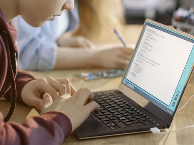 Ямальские старшеклассники проходят интенсивную подготовку к региональным этапам Всероссийской олимпиады школьников на базе МФТИ в подмосковном Долгопрудном