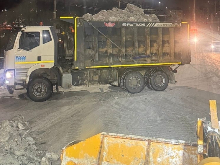 За первые дни января с улиц Петрозаводска было вывезено около двух тысяч тонн снега