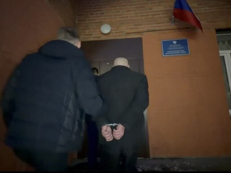 Пьяный петербуржец зарезал свою бывшую любовь в квартире на Будапештской